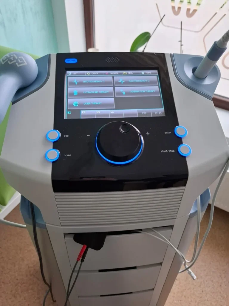 Aparat pentru recuperare medicala cu laser utilizat la FgKinetic.